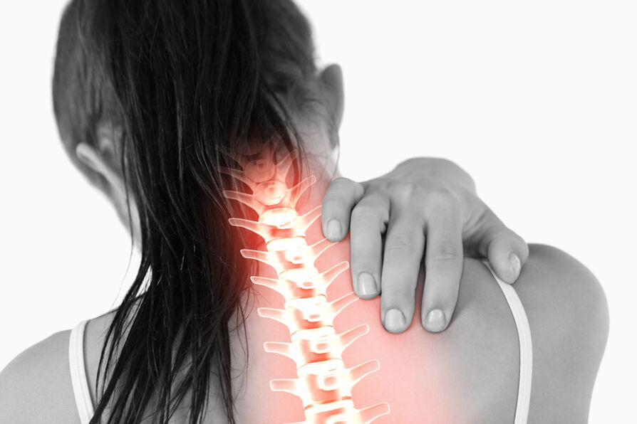 In women, pain from osteochondrosis of the thoracic spine may radiate to the neck area