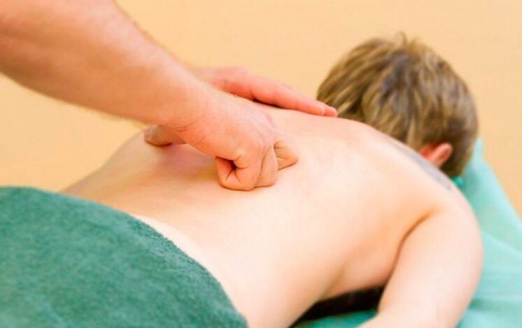Chest back massage for osteochondrosis