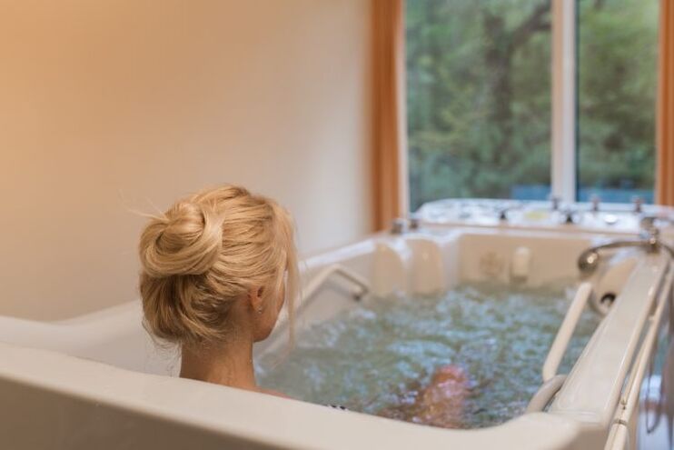 Therapeutic baths should be taken for no more than 15 minutes in case of thoracic osteochondrosis