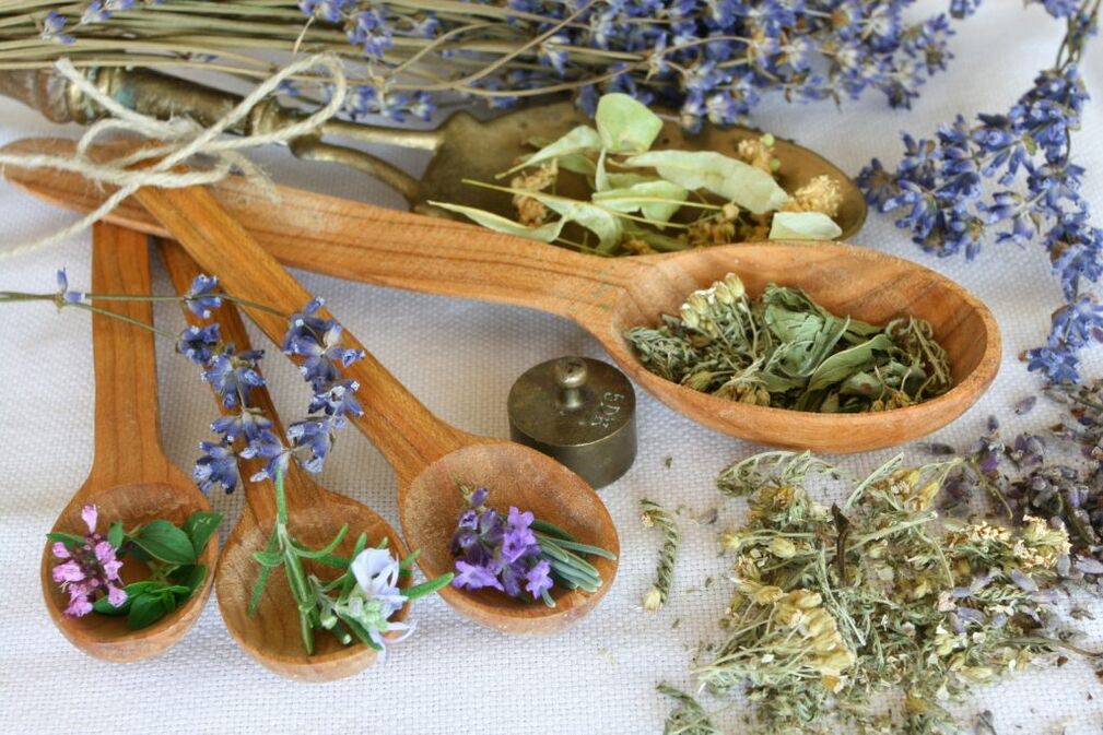 Traditional medicine can be used to treat thoracic osteochondrosis.